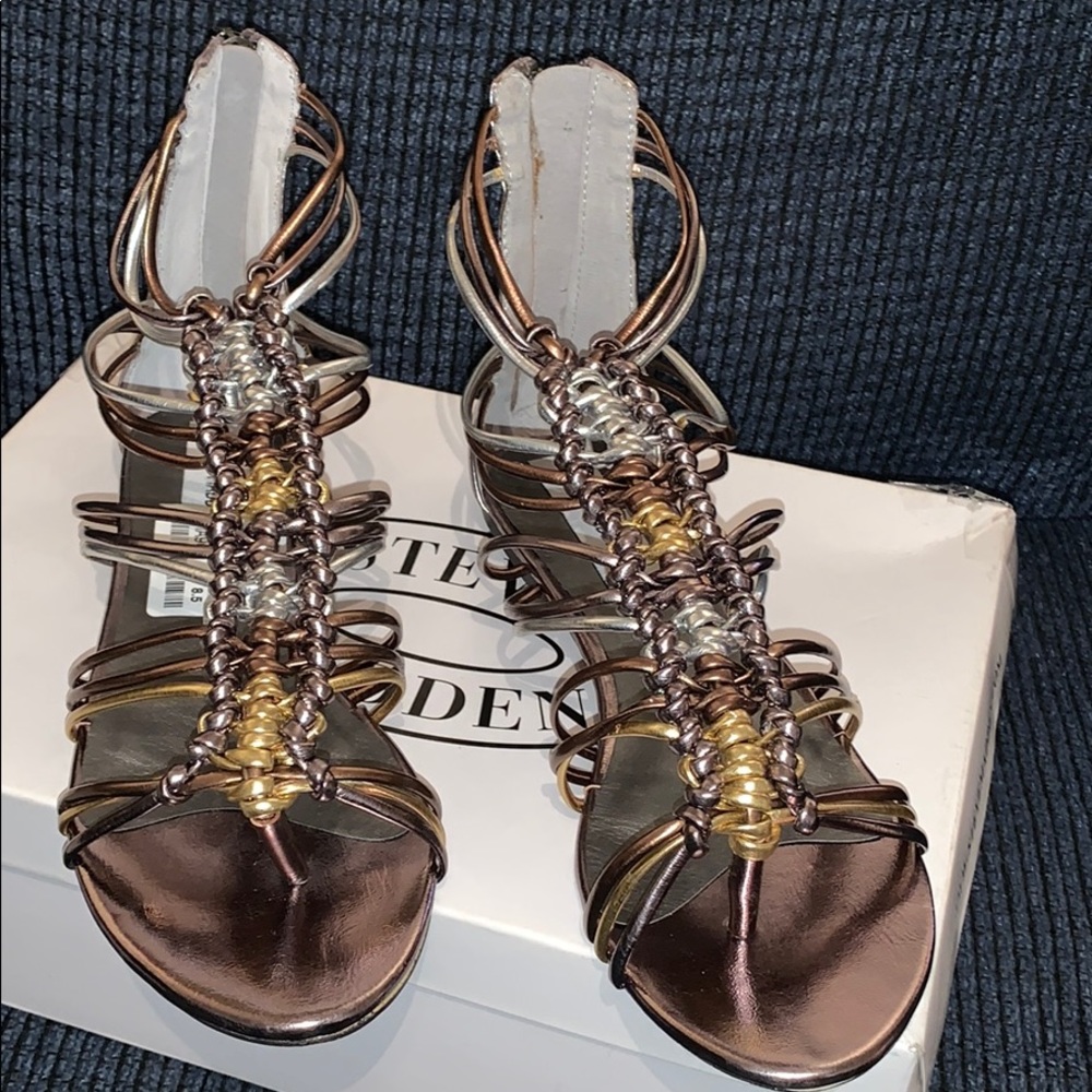 NWOT Steven Madden Sandals